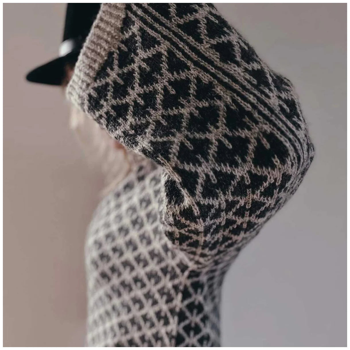 Strikkekit til Aase Sweater - Isager Archives kollektion