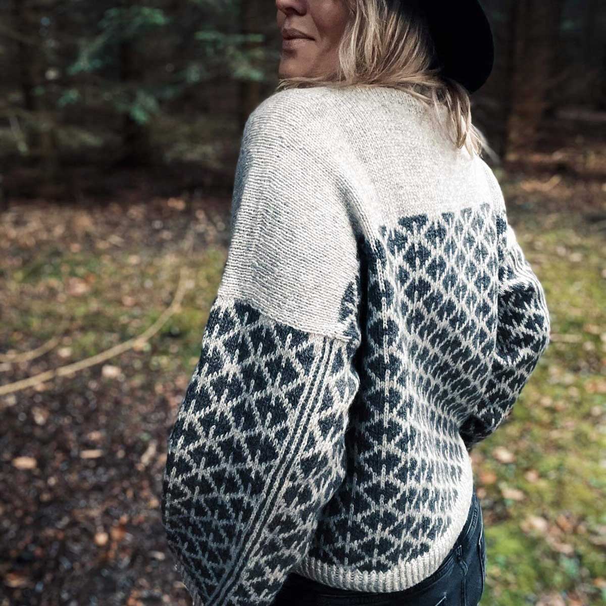 Strikkekit til Aase Sweater - Isager Archives kollektion