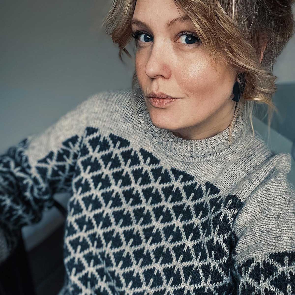Strikkekit til Aase Sweater - Isager Archives kollektion