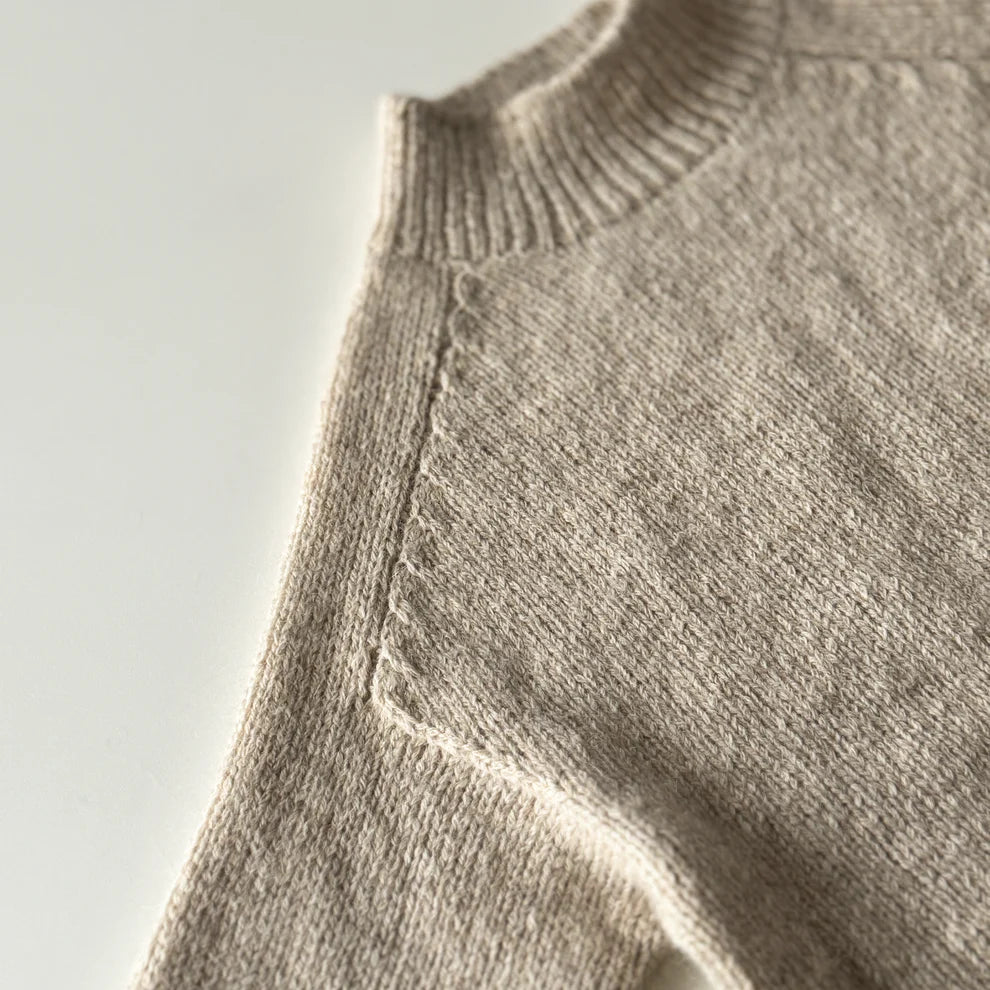 Garnpakke til Arches Sweater af Odd Row, med originalgarnet Alpaca3 og Silk Mohair fra Isager.