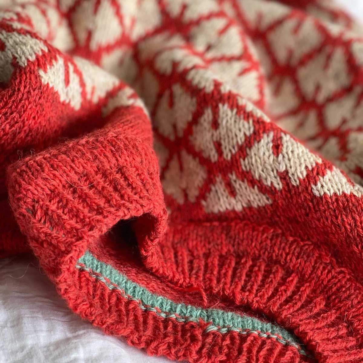 Strikkekit til Aase Sweater - Isager Archives kollektion