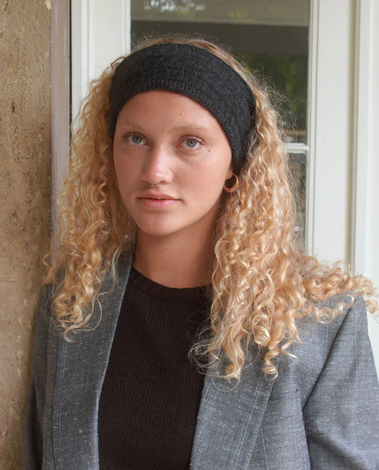 Strikkekit til Sandoy pandebånd i cashmere fra Kit Couture - køb strikkekittet hos Knit Garden