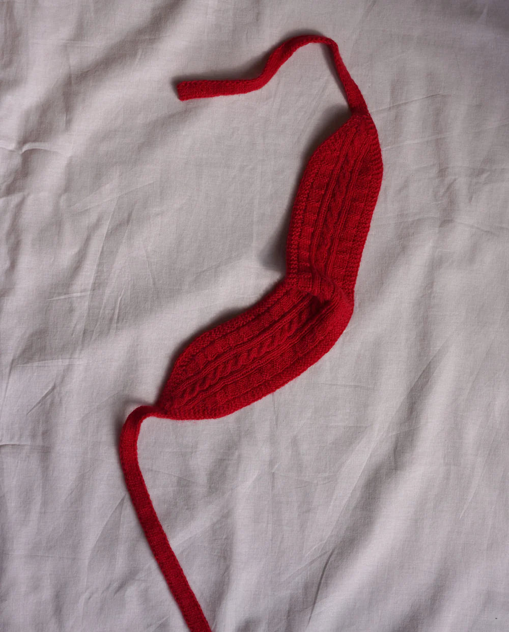 Strikkekit til Sandoy pandebånd i cashmere fra Kit Couture - køb strikkekittet hos Knit Garden