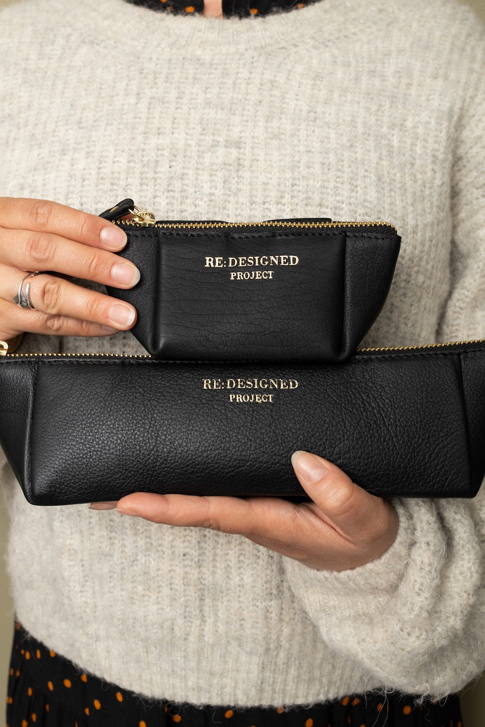 Project 35 fra Re:Designed i Black - lille etui til dit strikketilbehør