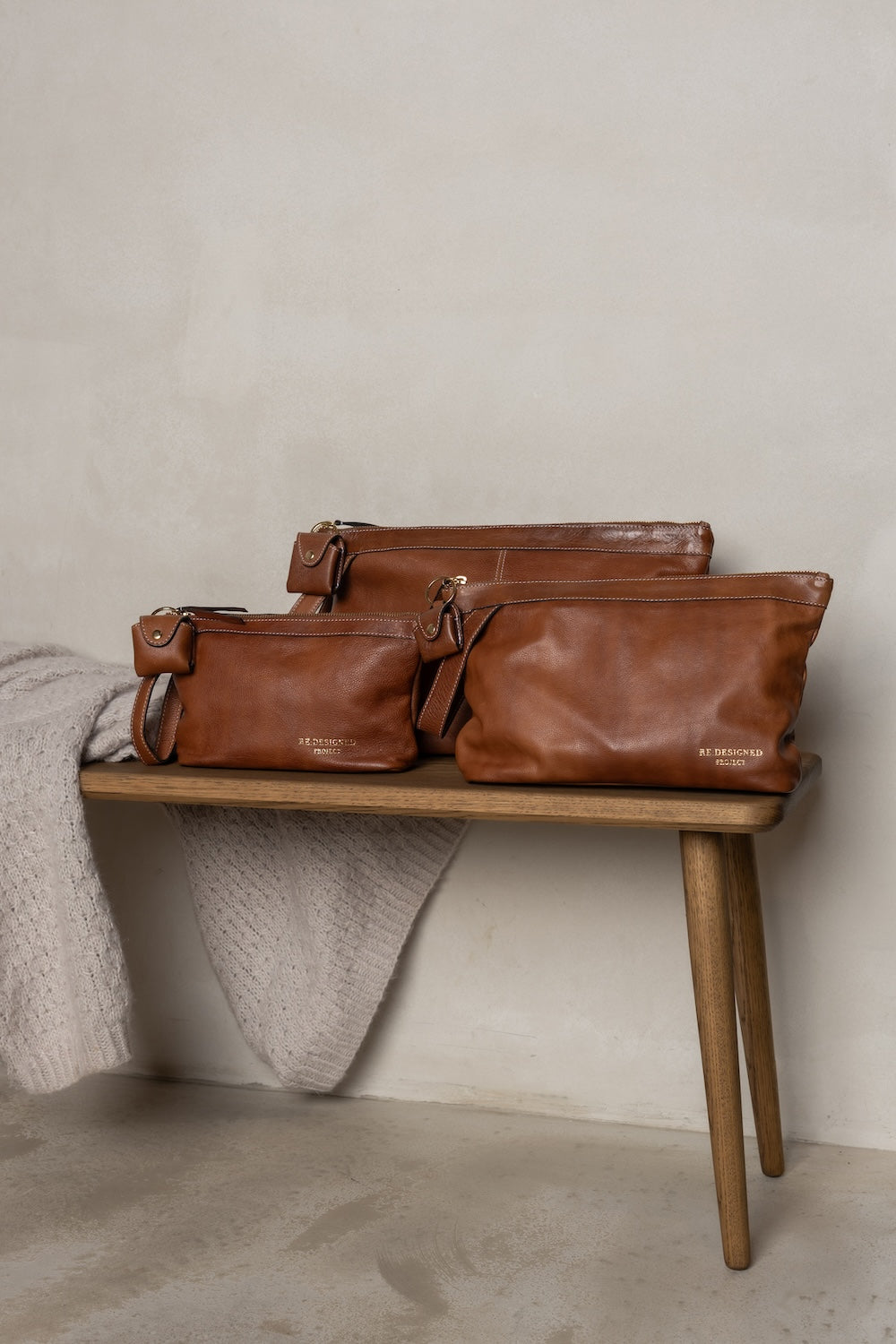 Strikkeclutches i 3 forskellige størrelser til dit strikketøj fra Re:Designed: Project 3, Project 4 og Project 13 i Walnut.