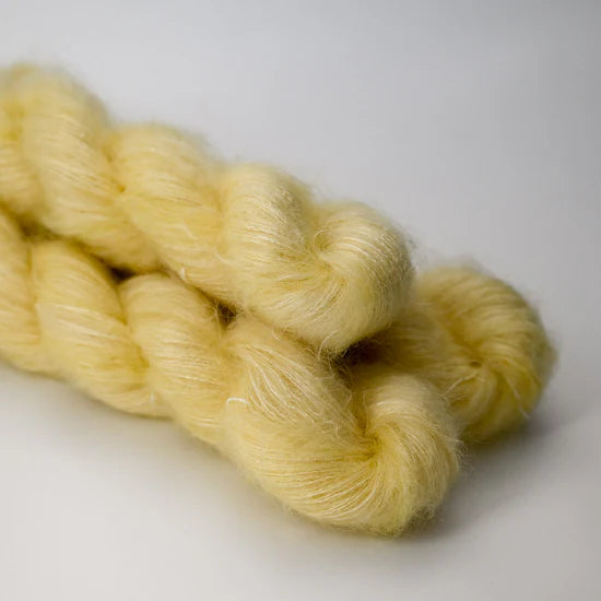 Silk Mohair - håndfarvet garn fra Sysleriget i farven Limoncello