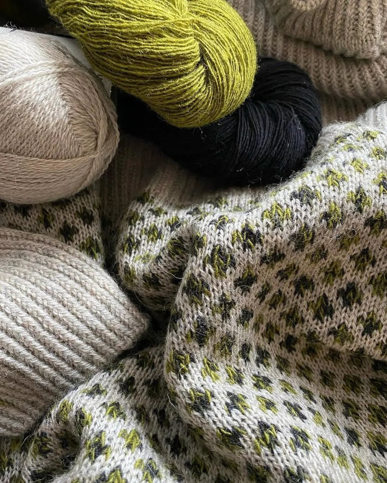 Garnpakke til Agnes Sweater af Knitthing - Isager Archives kollektion