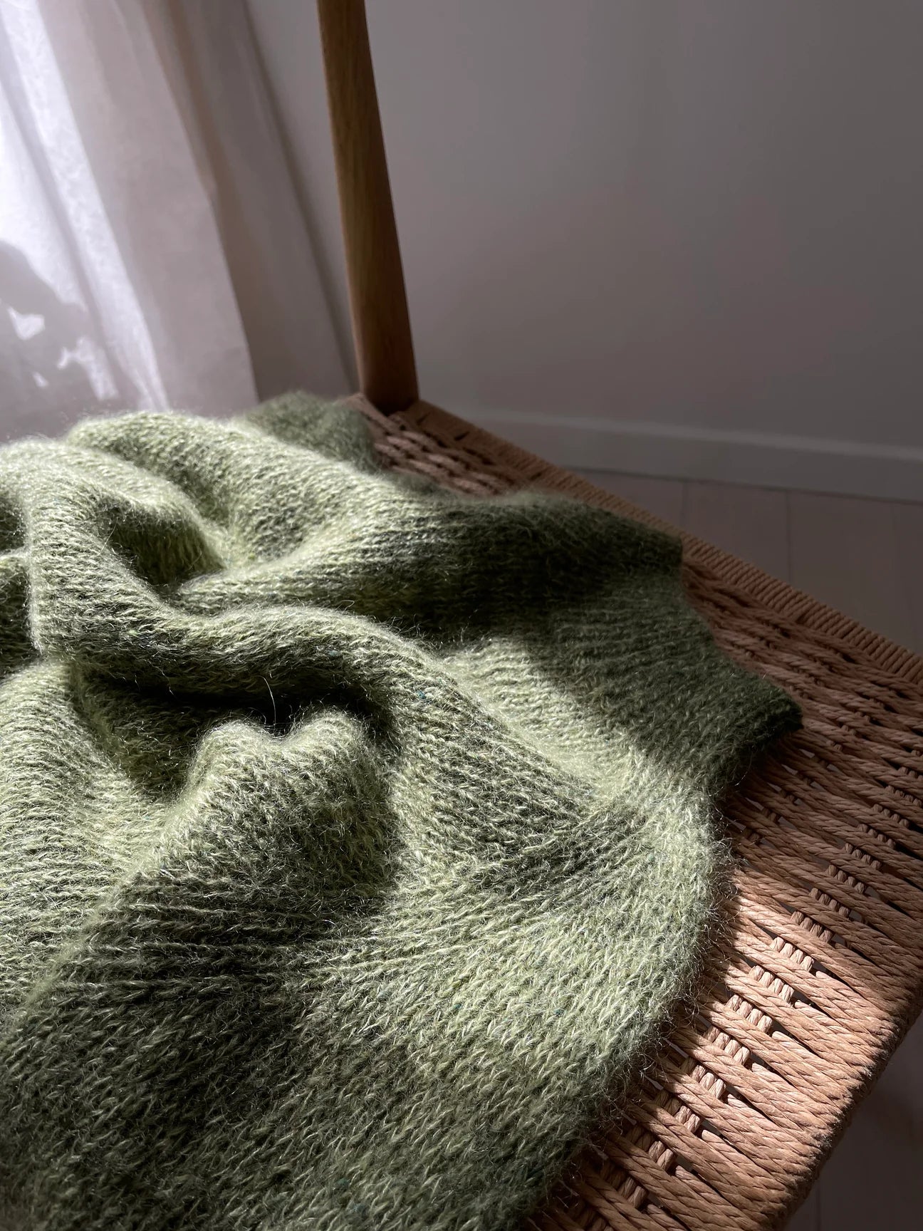 Garnpakke til Sung Sweater af AegyoKnit