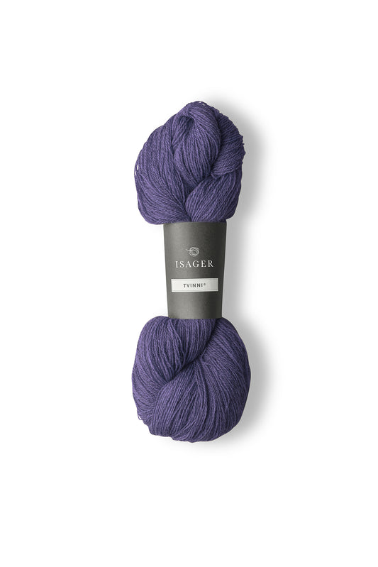 Tvinni fra Isager er et to-trådet tyndt uldgarn med god spændstighed