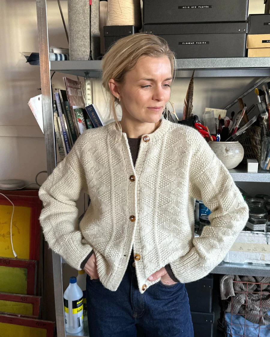 Garnpakke til Esther Jacket af PetiteKnit - Isager Archives kollektion