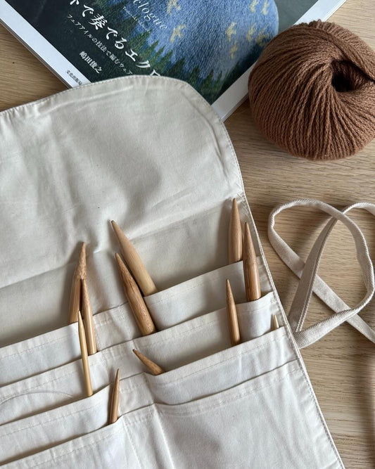 Knitter's Needle Case til rundpinde fra PetiteKnit.