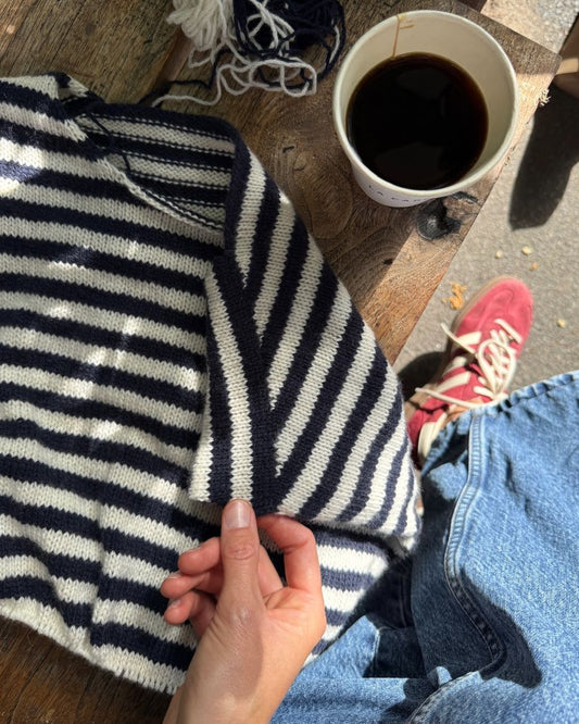 Strikkekit til Olga Blouse af PetiteKnit i cashmere garn