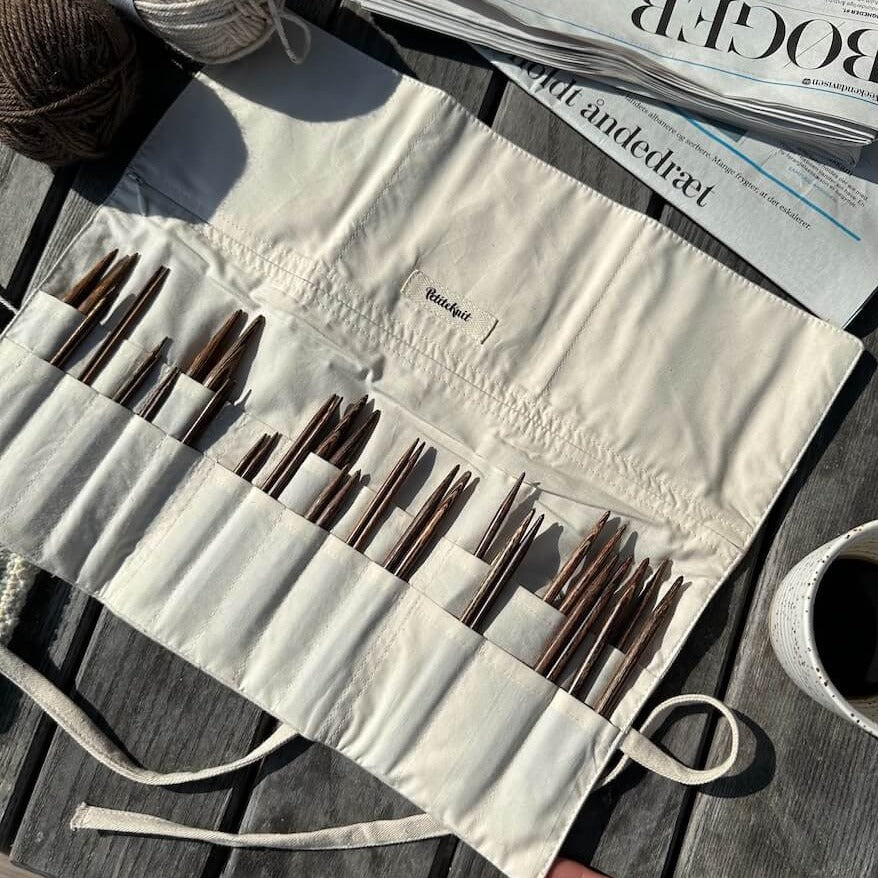 Knitter's Needle Case - etui til udskiftelige strikkepinde fra PetiteKnit.