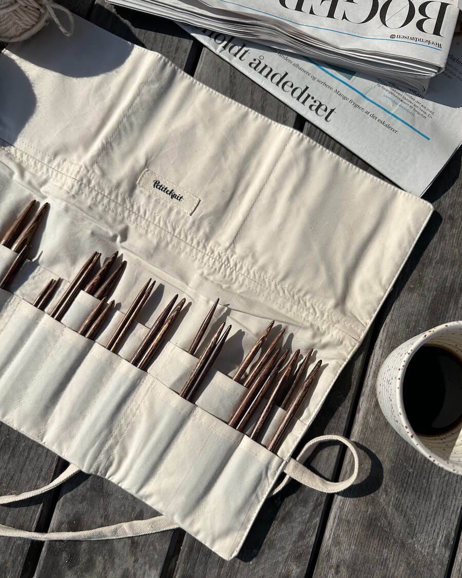 Knitter's Needle Case - etui til udskiftelige strikkepinde fra PetiteKnit.