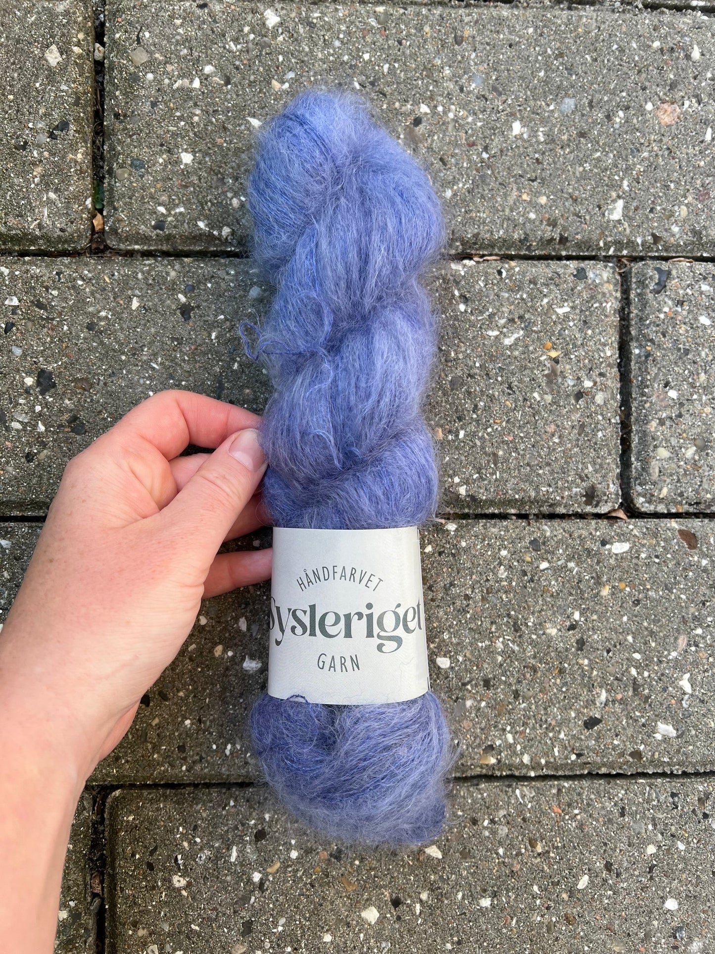 Silk Mohair - håndfarvet garn fra Sysleriget i farven Midnight