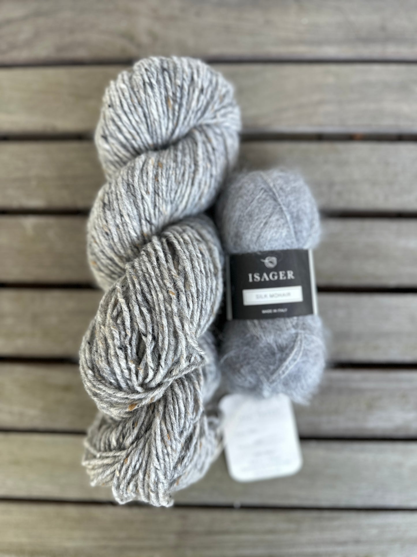 Garnpakke til Skirt No. 1 fra My Favourite Things Knitwear i originalgarn Aran Tweed og Silk Mohair fra Isager - Grå