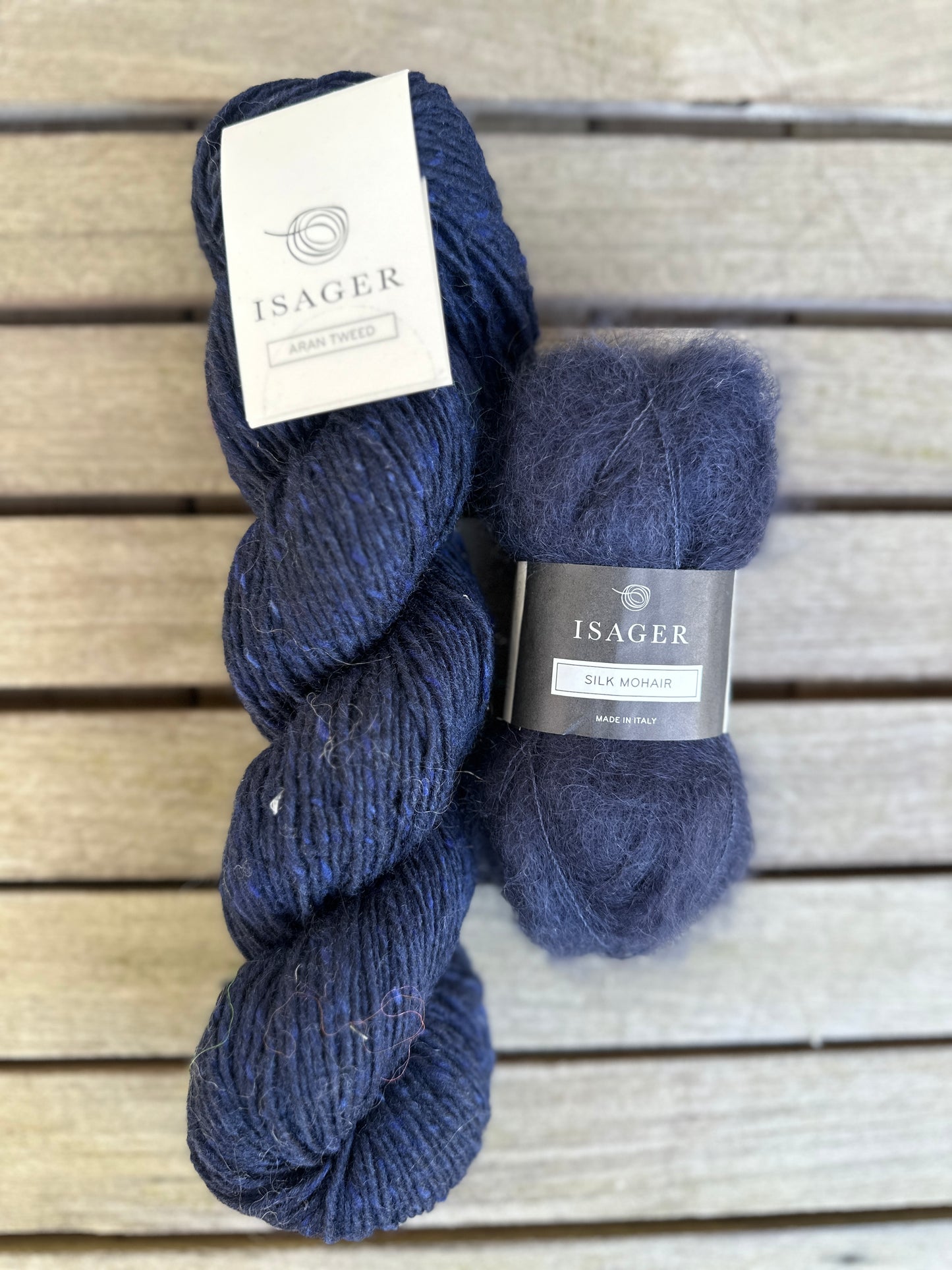 Garnpakke til Skirt No. 1 fra My Favourite Things Knitwear i originalgarn Aran Tweed og Silk Mohair fra Isager - navy