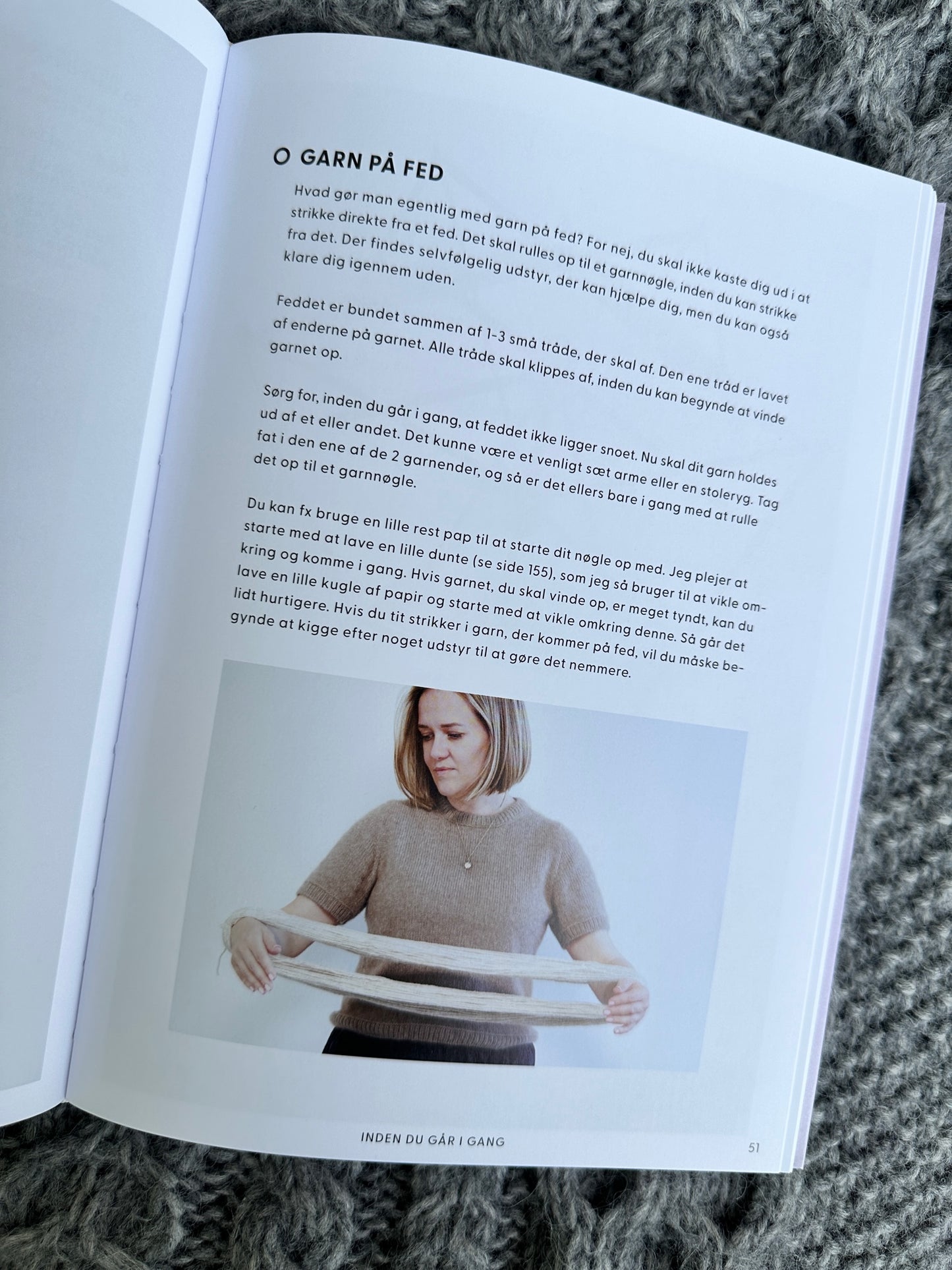Strikkebogen af Kimmie Munkholm. En grundbog til den moderne strikker.