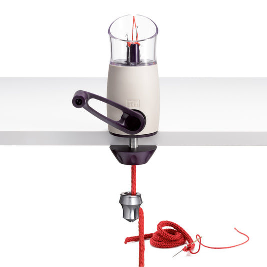 Strikkemølle til hestetømme og i-cord snore.