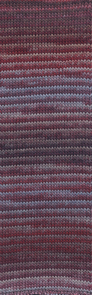 Lang Yarns - Mille Colori betyder tusind farver. Og her er der tale om et sandt farvevæld, hvor hvert nøgle er unikt. Mille Colori Socks & Lace er perfekt til bluser, hvor du ønsker et spændende farveskifte, samt alle slags tilbehør: huer, halsedisser og sjaler.