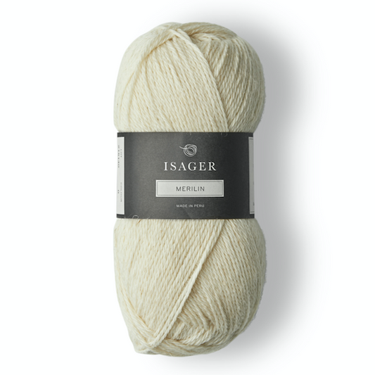 Merilin fra Isager er et fantastisk uld-og hør garn. Garnet er køligere end et uldgarn, og ligger flot i både glatstrik og strukturstrik.
