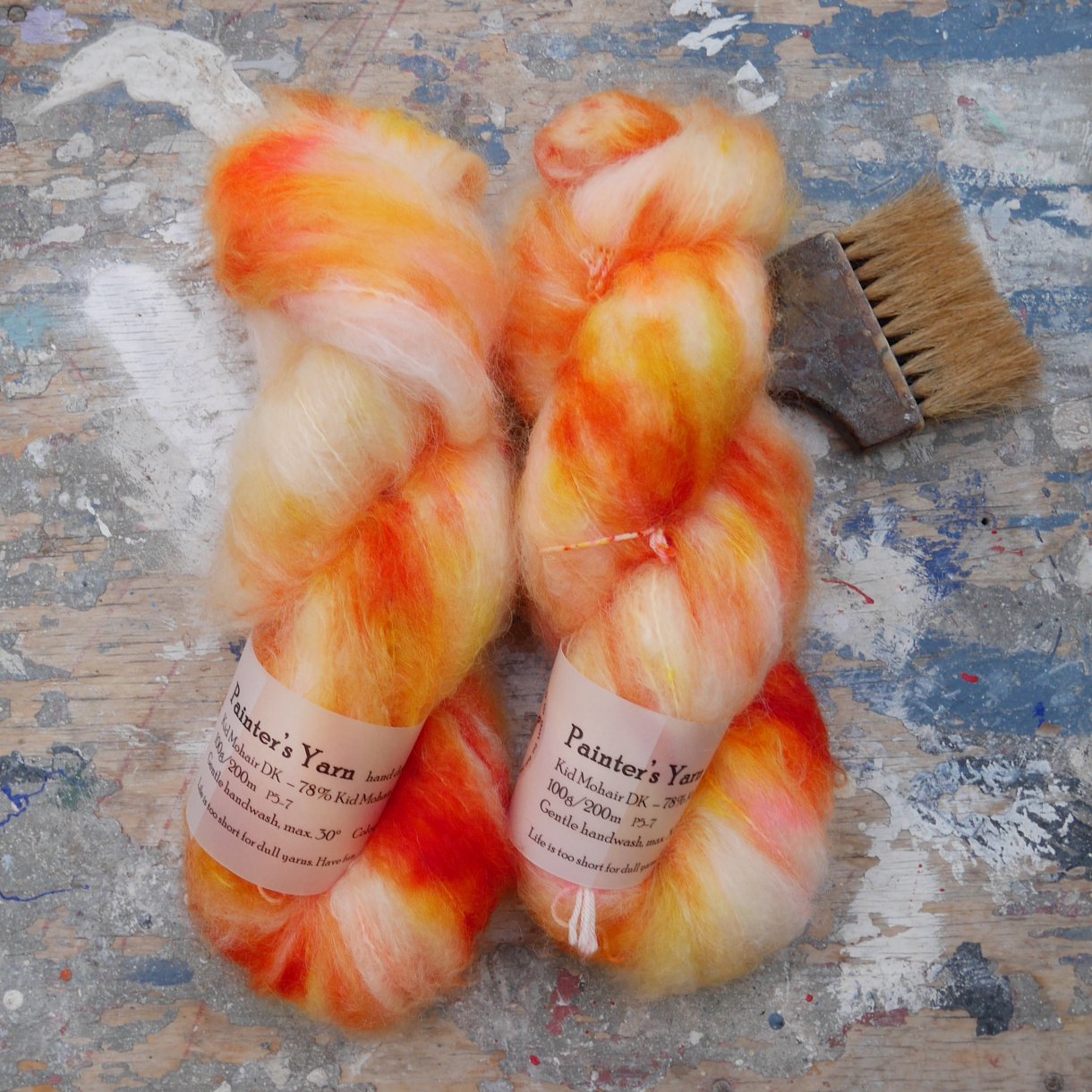 Chunky Mohair DK fra Painter's Yarn - håndfarvet i farven Happy Chicken