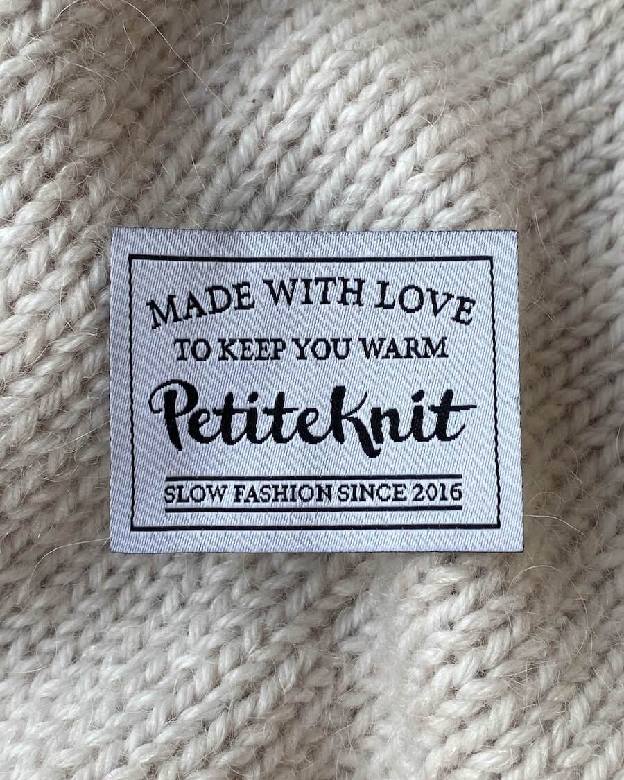 Petiteknit label til at sy på dit strik