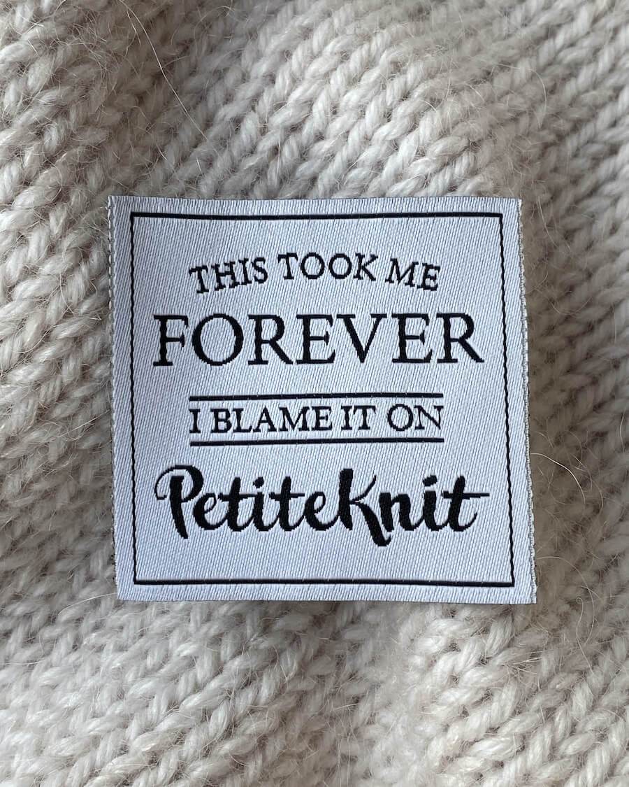 Petiteknit label til at sy på dit strik