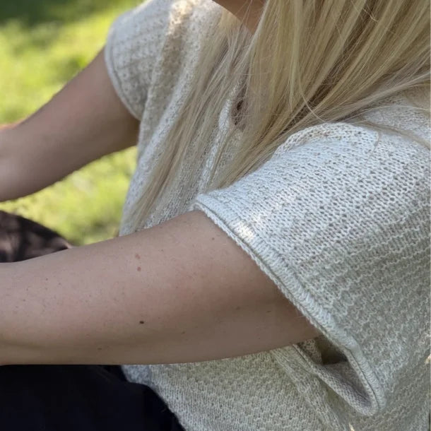 Strikkekit til Avelin Top af Hanne Rimmen med Alpaca2 og mulberry silke garn og strikkeopskrift