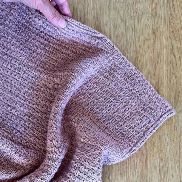 Strikkekit til Avelin Top af Hanne Rimmen med Alpaca2 og mulberry silke garn og strikkeopskrift