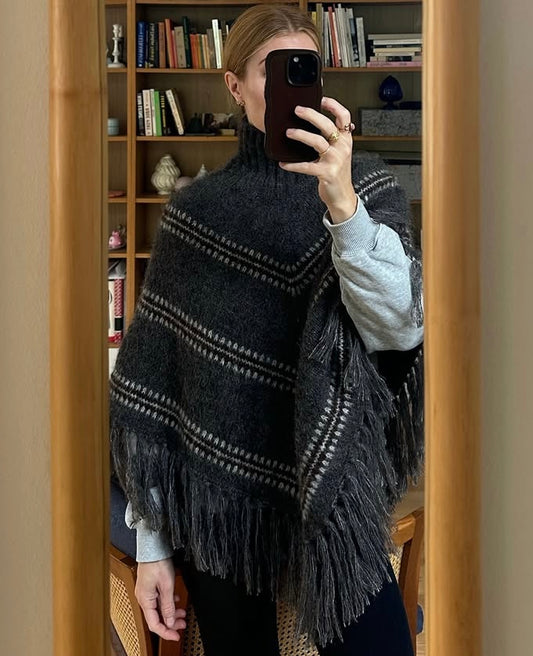 Norma Poncho - garnpakke hos Knit Garden. Opskrift af My Favourite Things Knitwear