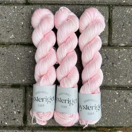 Pure Silk - håndfarvet