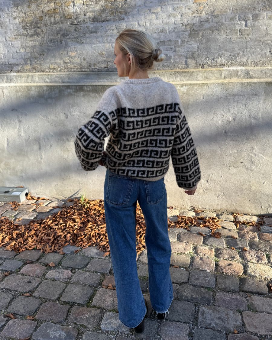 Strikkekit til Athene Sweater af PetiteKnit - Isager Archives 2