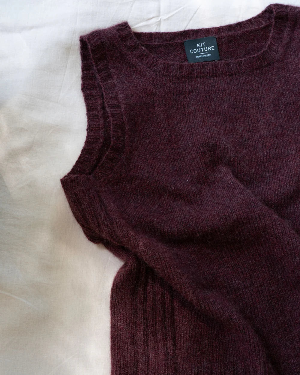 Borgan top i cashmere fra Kit Couture - køb strikkekittet hos Knit Garden