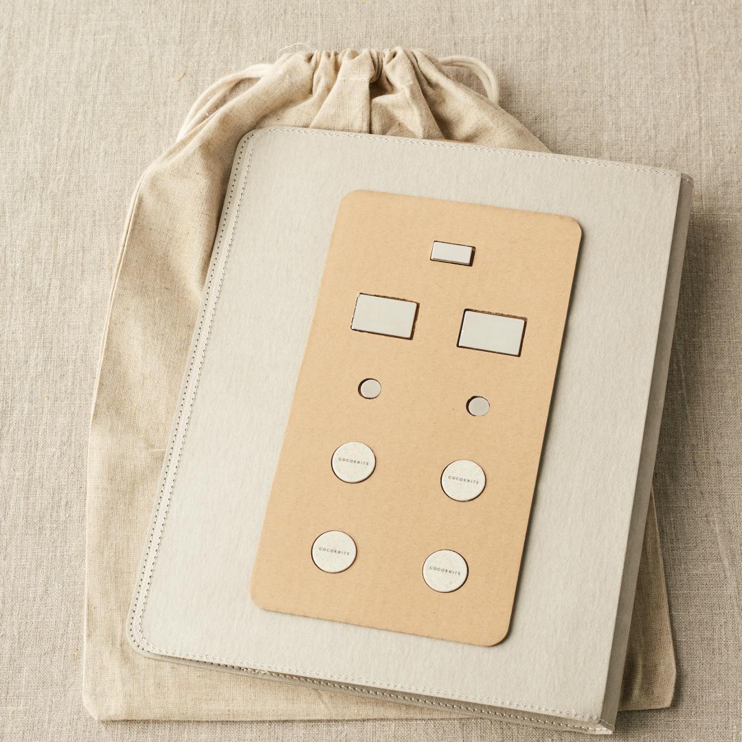 Maker's Board Kit - opskriftholder til dine strikkeopskrifter og diagrammer fra CocoKnits