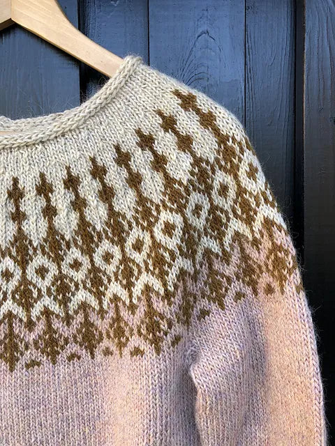 Maj Sweater fra Hanne Rimmen - strikkekit i Lamauld (originalgarn)