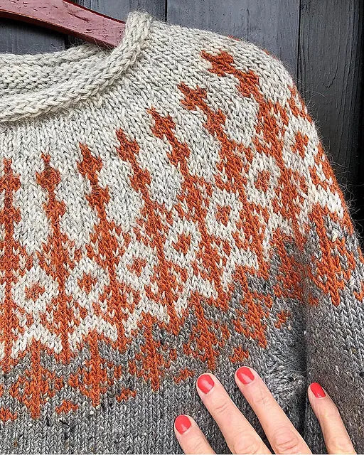 Maj Sweater fra Hanne Rimmen - strikkekit i Lamauld (originalgarn)