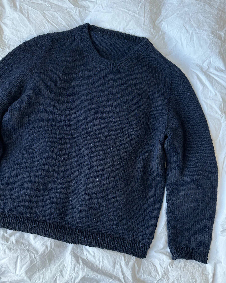 Strikkeopskrift til Northland Sweater til mænd af PetiteKnit