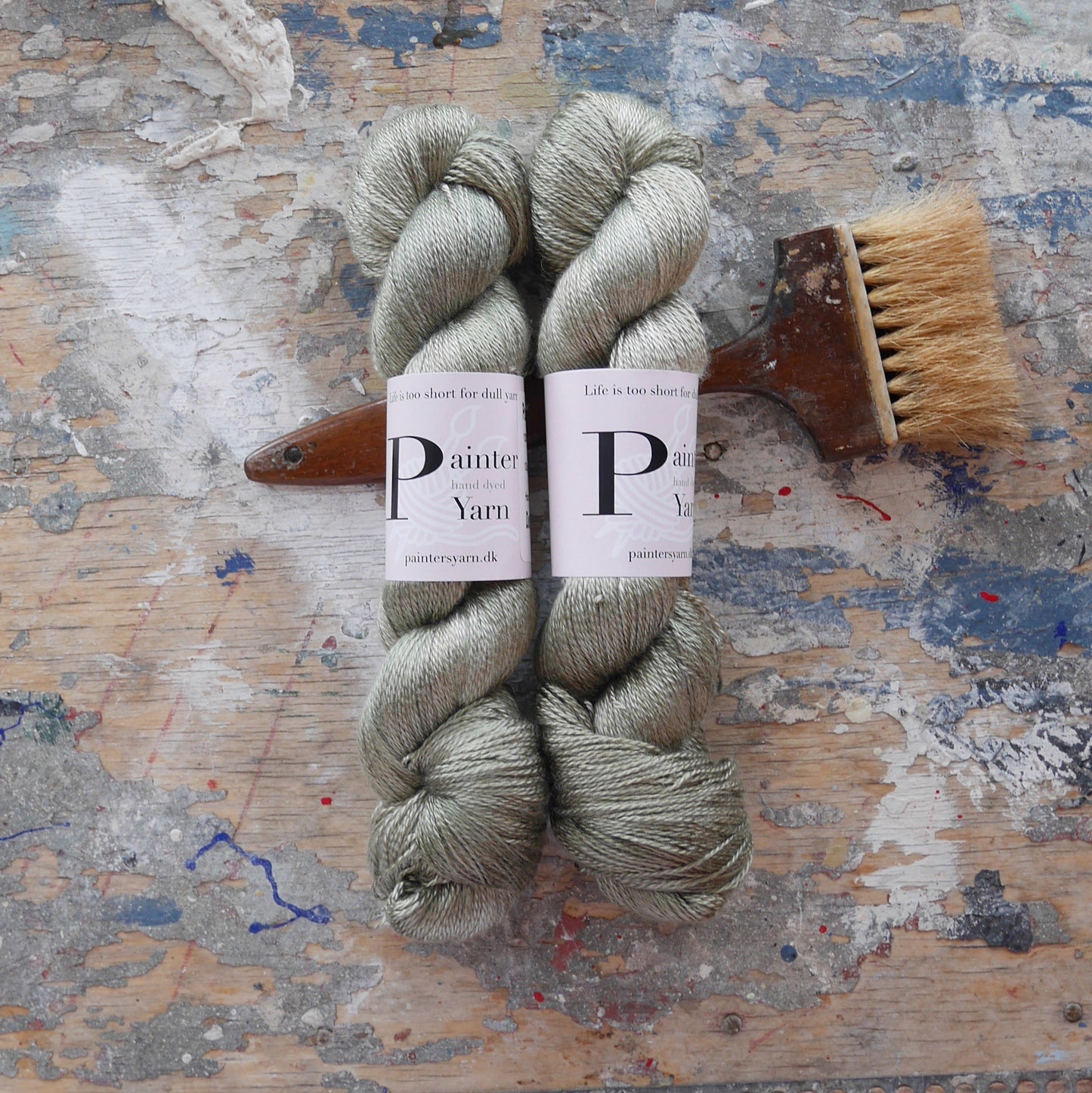 Pure Silk 600 i farven Dusty Olive fra Painter's Yarn