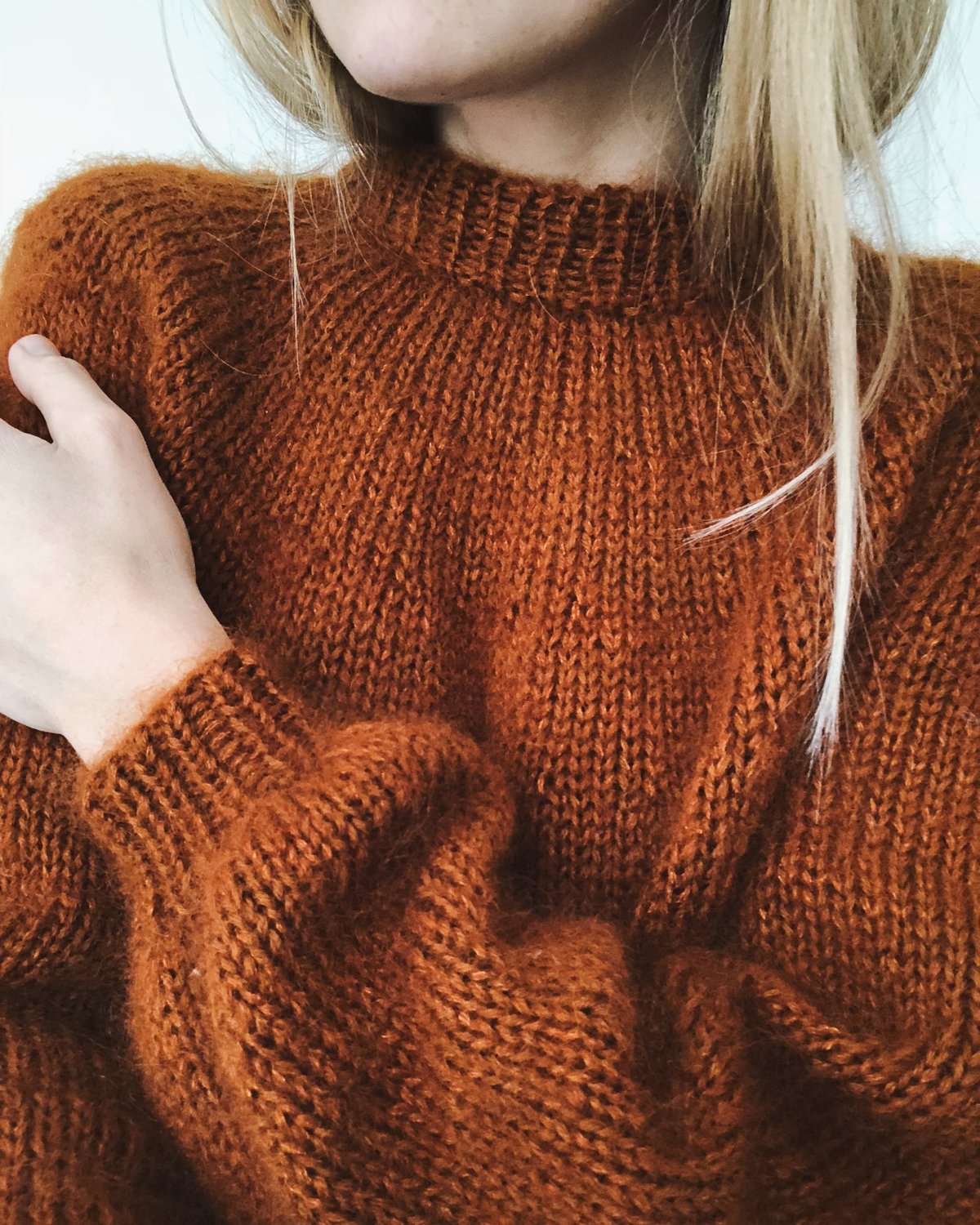 Novise Sweater - begynder strikkeopskrift fra PetiteKnit