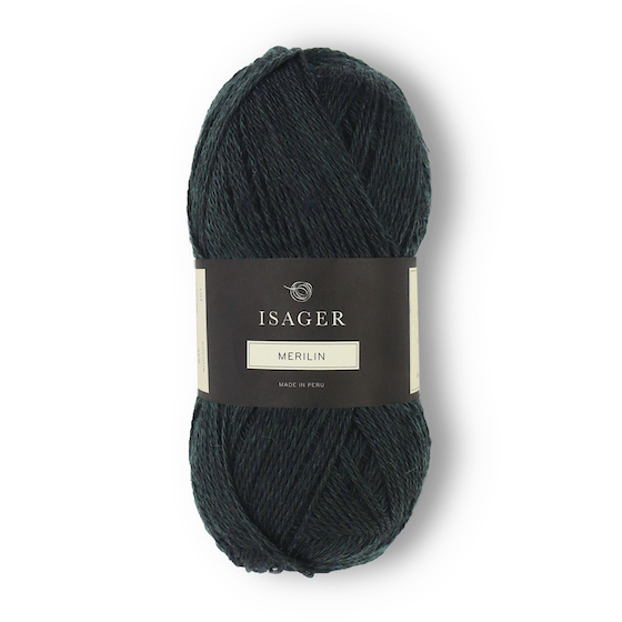 Merilin fra Isager er et fantastisk uld-og hør garn. Garnet er køligere end et uldgarn, og ligger flot i både glatstrik og strukturstrik. 