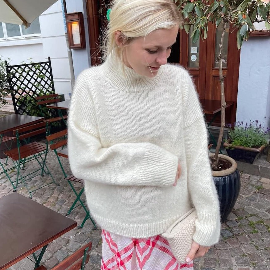 Strikkeopskrift til Weekend Sweater fra PetiteKnit